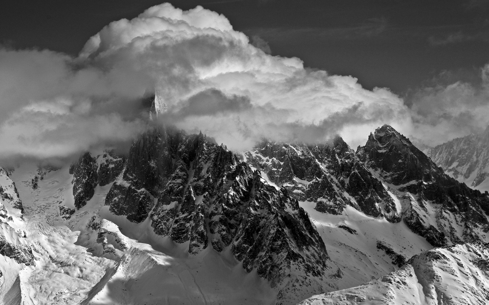 peaks-nature-landscapes-mountains-snow-winter-sky-clouds-bw-black-white-monochrome-wallpaper-1
